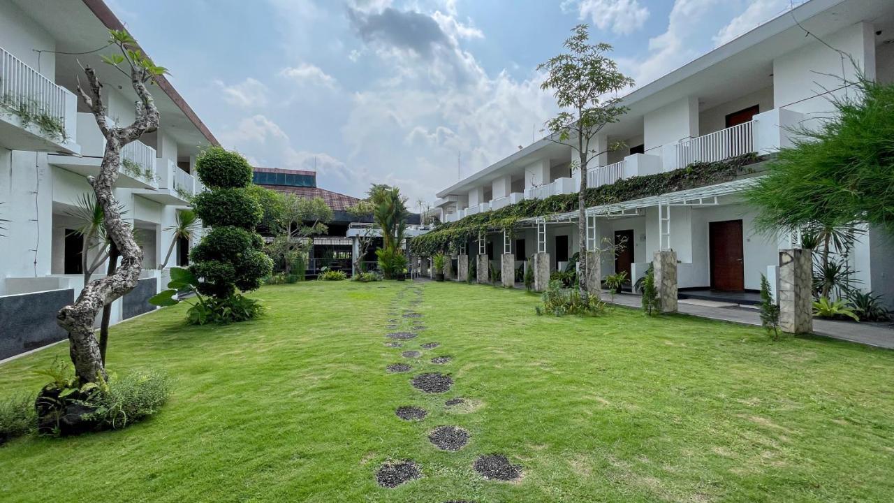 Lpp Convention Hotel Demangan Pakualaman Esterno foto