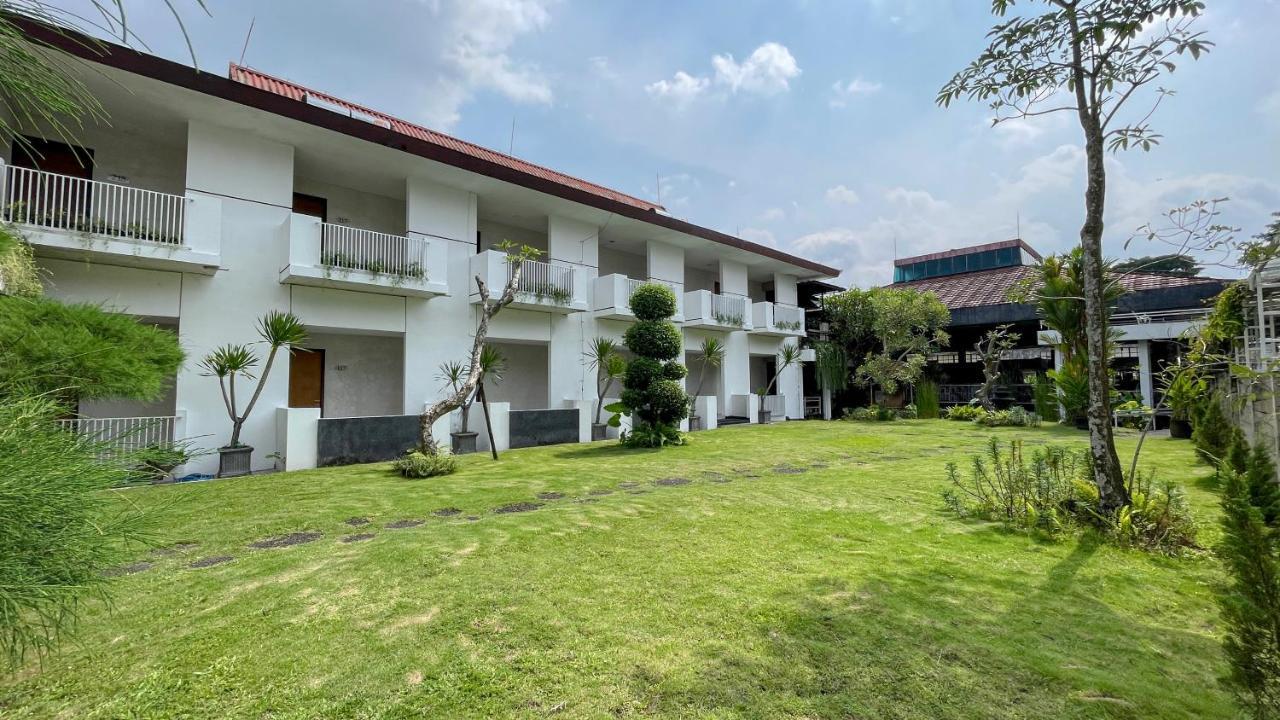 Lpp Convention Hotel Demangan Pakualaman Esterno foto